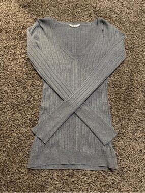 Grey v neck sweater